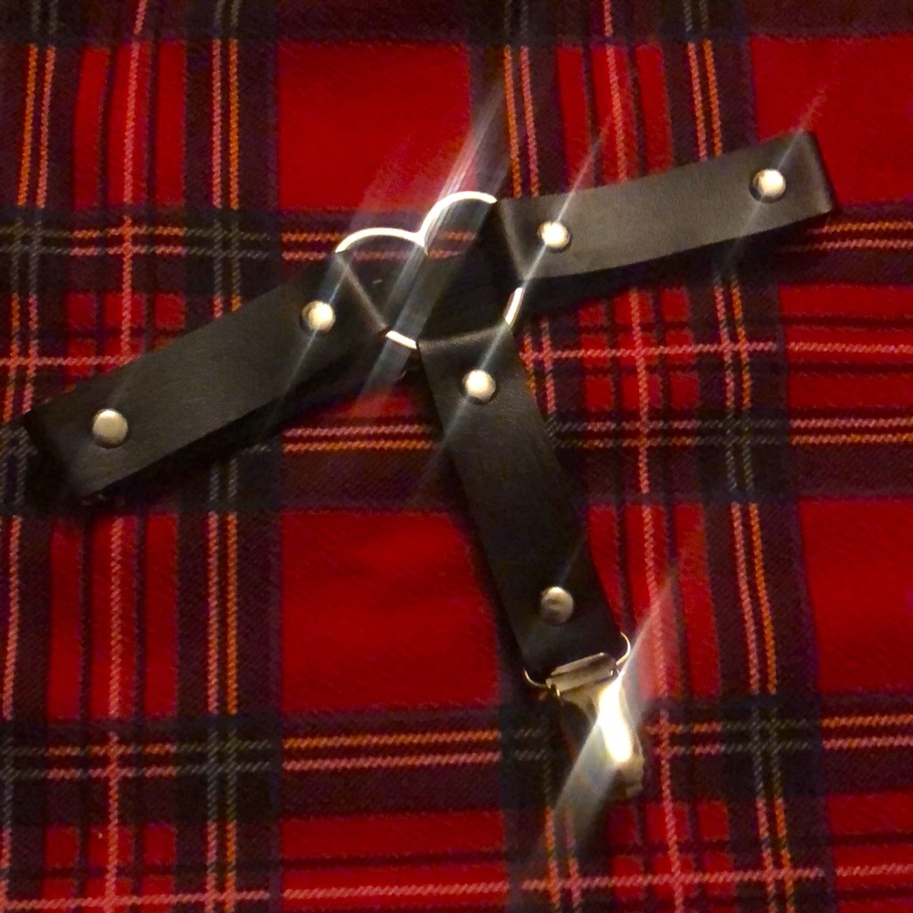 Heart thigh garter